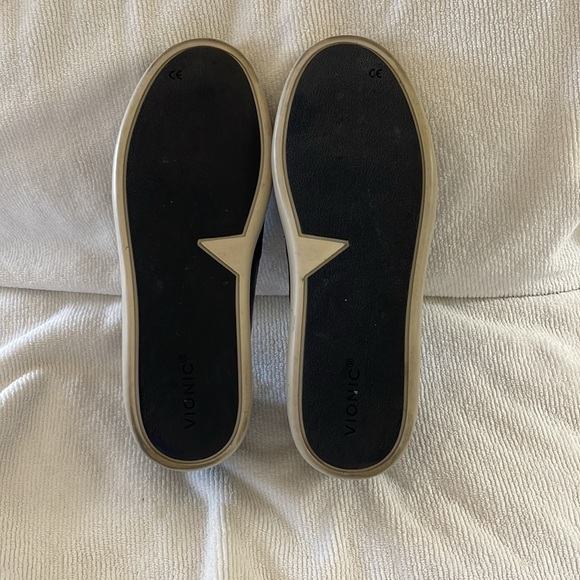 Vionic Penelope slip on sneaker size 8.5 - Picture 6 of 7